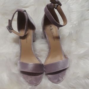 Lilac velvet heels